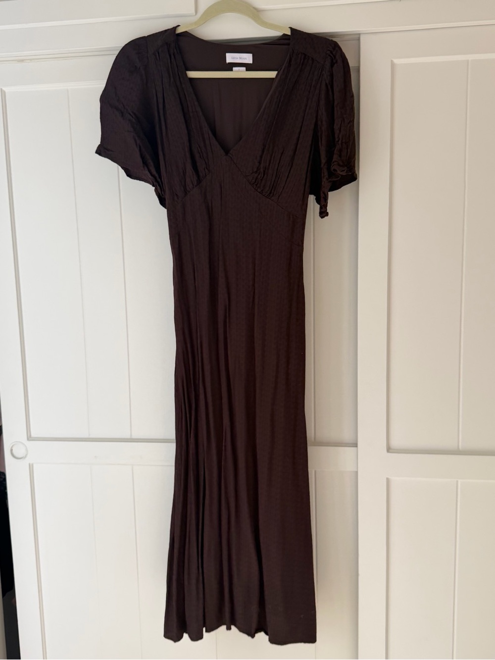 Little Moon- Brown V‑Neck Maxi Dress